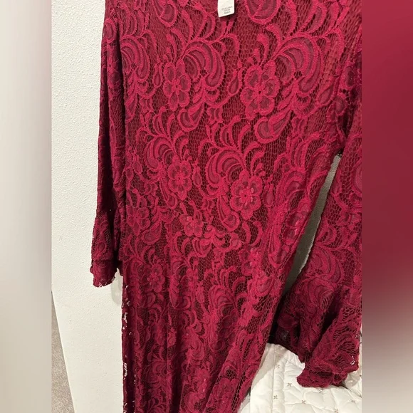 lace dress - Picture 3 of 4